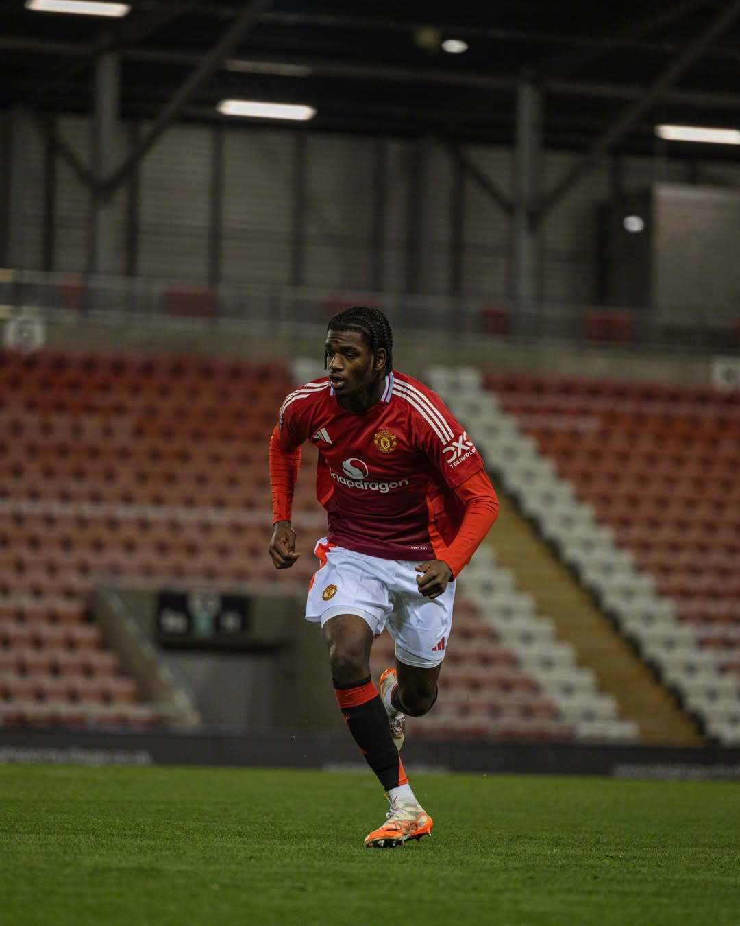 开云官网-锐不可当引爆全场！，科维托娃意外战胜曼联赛场气氛高涨(非道の洗脑改造航海攻略)