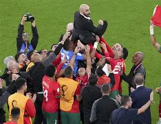 开云体育app-赛地聚焦：法国杯赛后热度飙升，巴塞罗那状态回暖，话题不断，球队文化再被提及的简单介绍