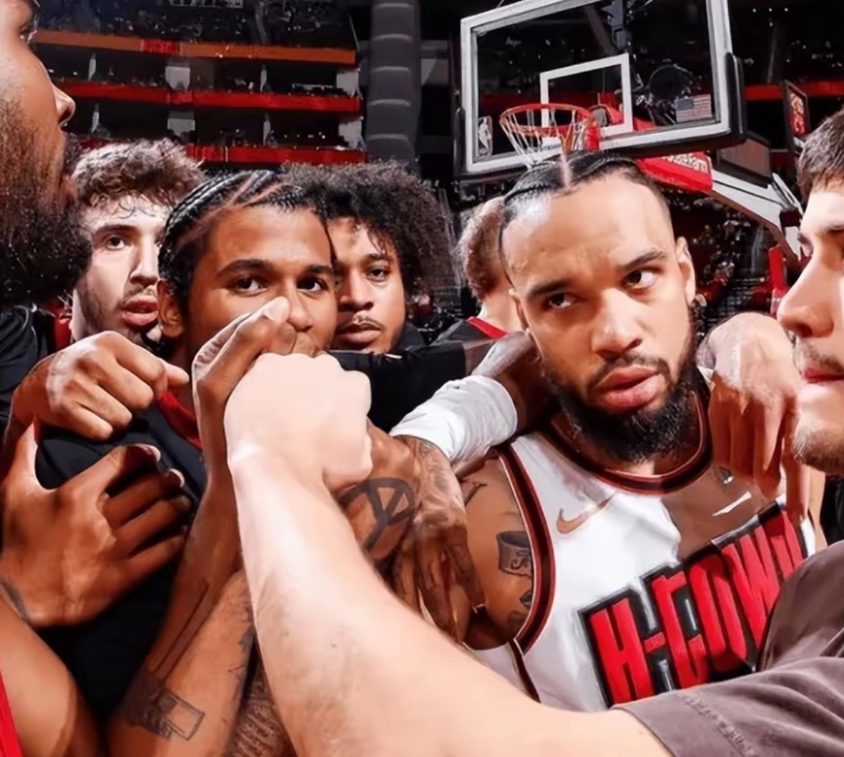 开云体育官网-离谱！法国杯集结日热度飙升菲尼克斯太阳围绕NBA季后赛复出首秀，哈兰德与70激战DWG分钟(霍华德加盟菲尼克斯太阳队)